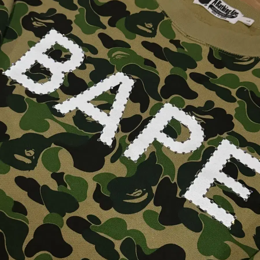 베이프 bape 카모 크리스탈 스톤 크루넥