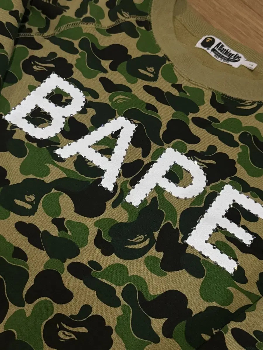 베이프 bape 카모 크리스탈 스톤 크루넥