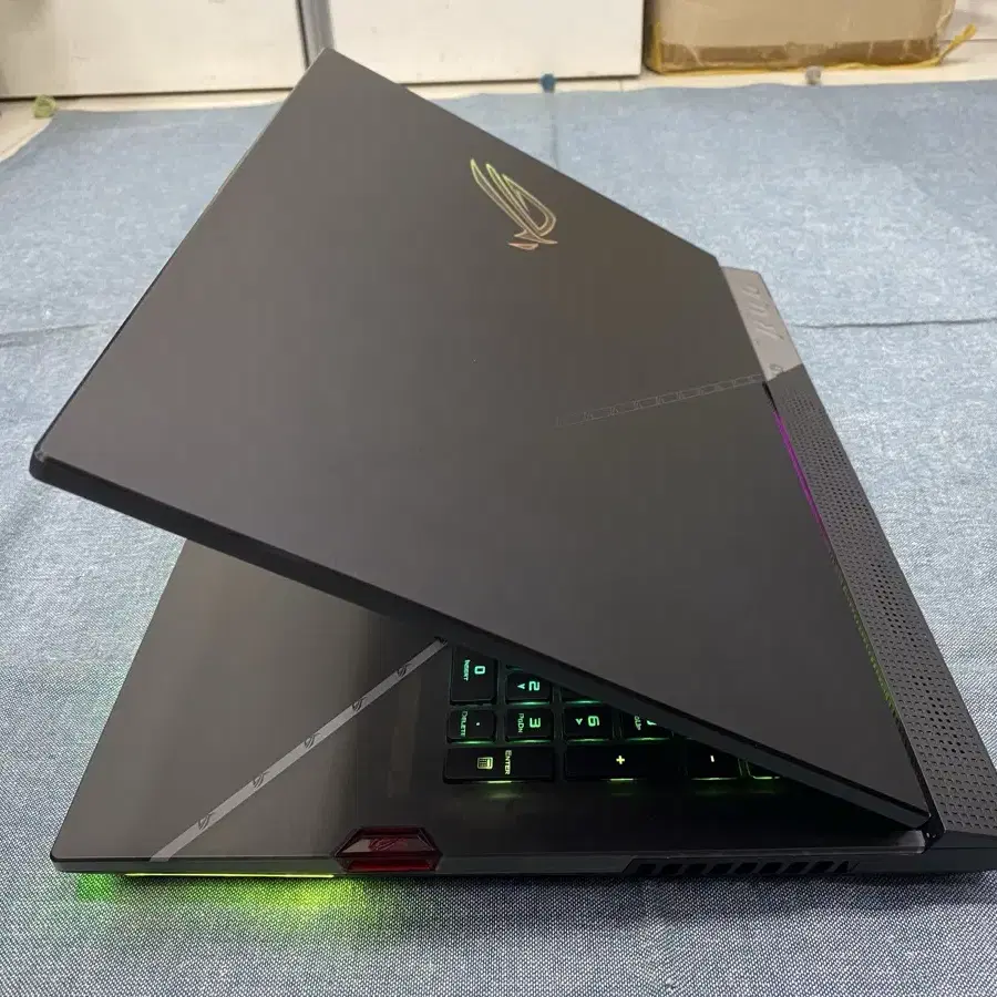 ASUS ROG 게이밍 노트북 (G733ZS-LL015) 판매합니다.