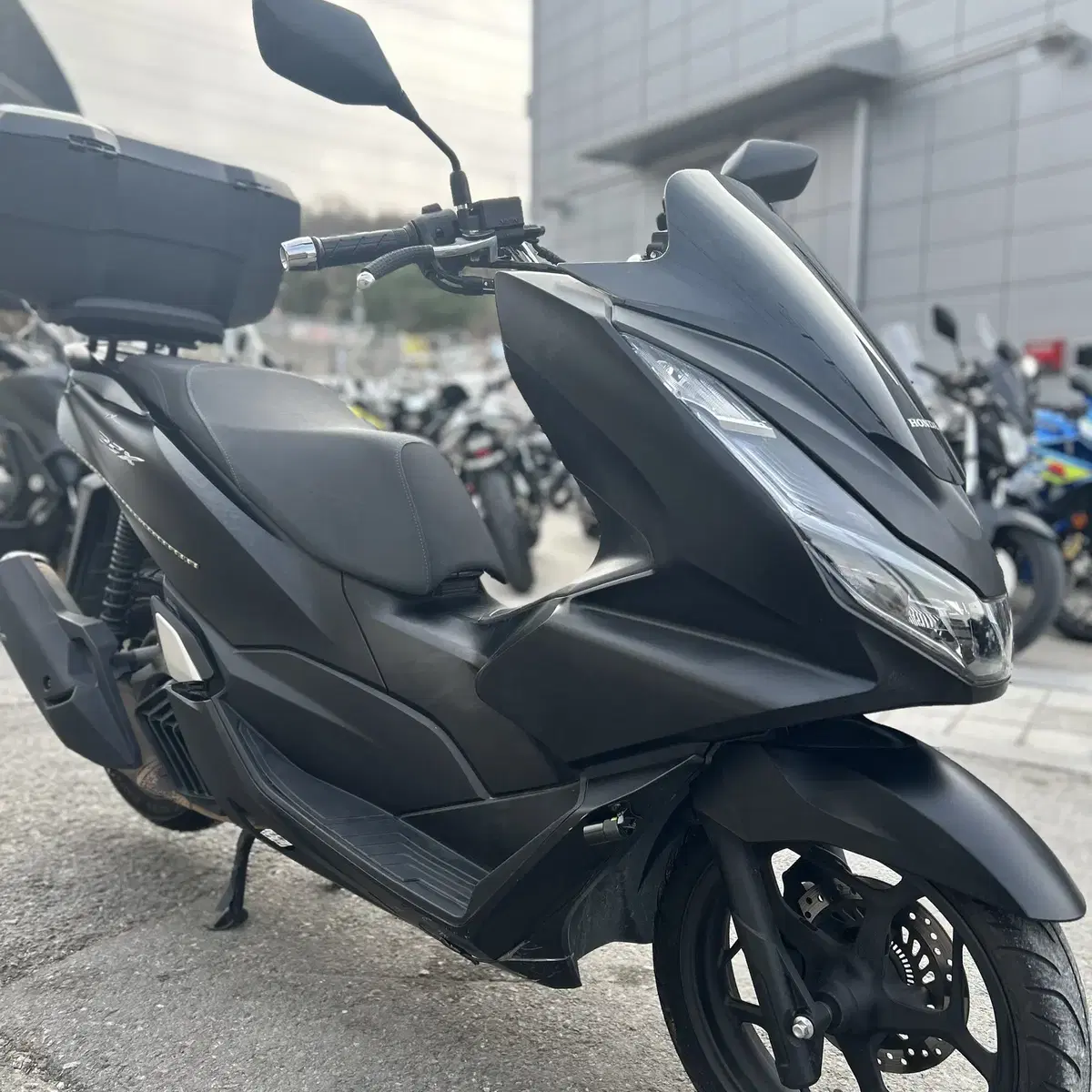 pcx125 23년형 키로수짧고 컨디션 좋은 바이크 저렴하게 판매합니다.