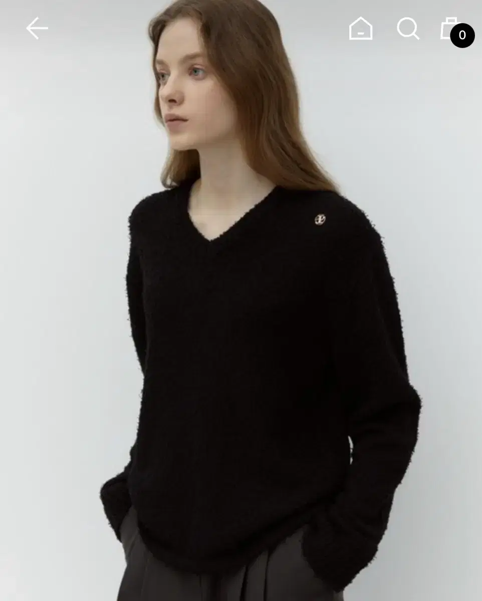 드파운드v neck boucle knit - black