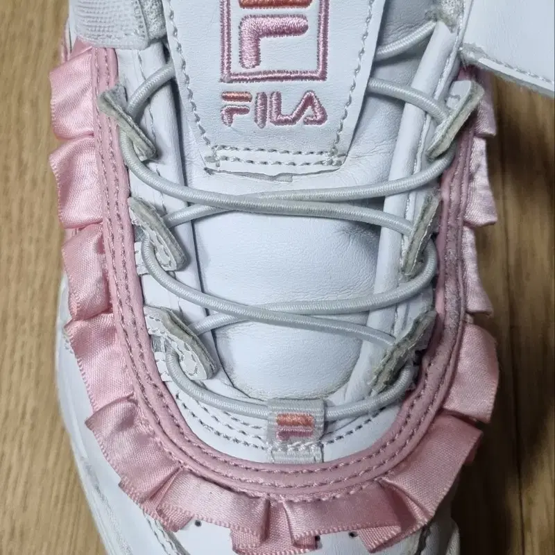 FILA 휠라 키즈 디스럽터2 프릴 화이트 핑크 운동화 200mm