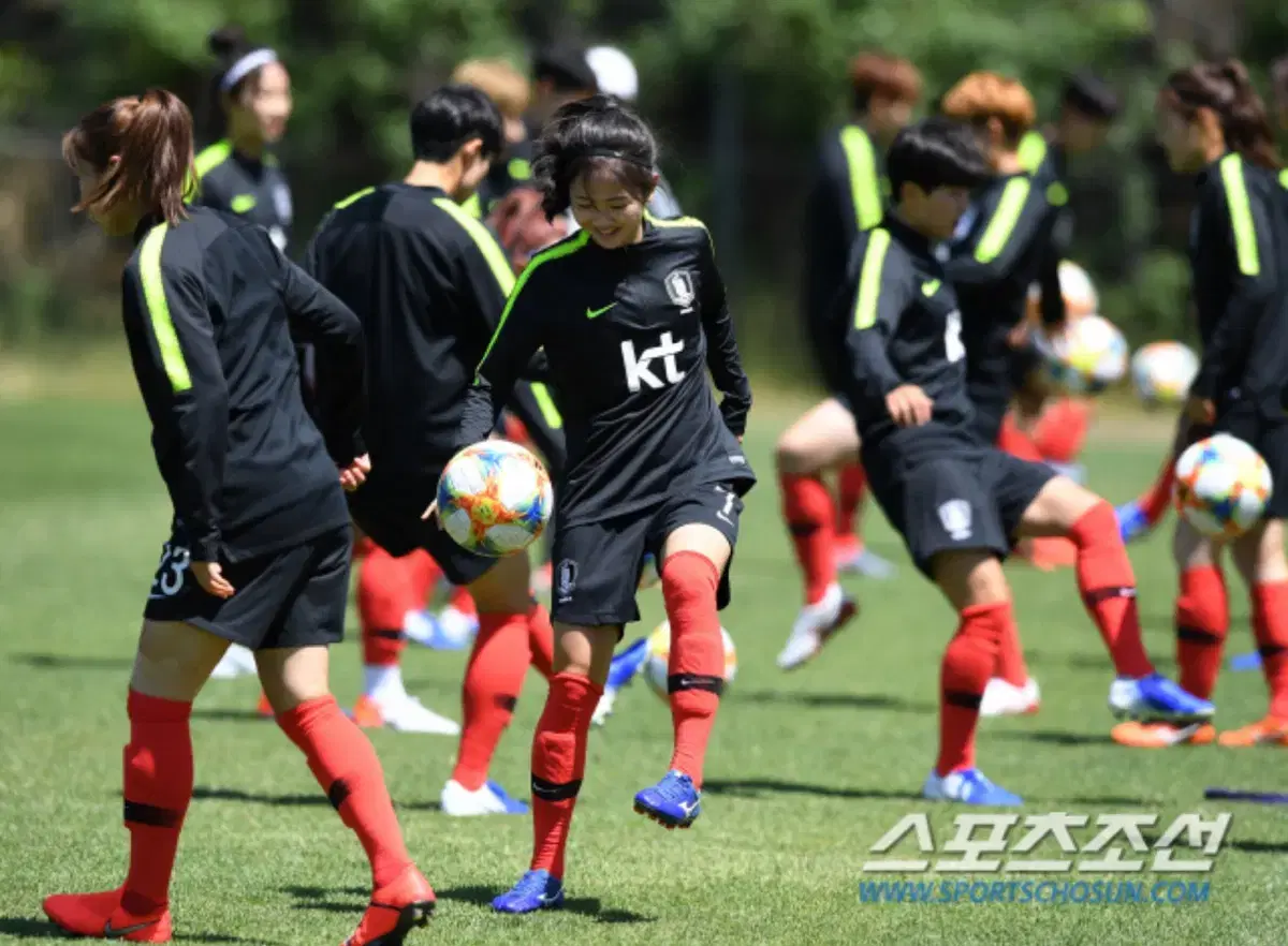 18-20 대한민국 국가대표 여자 선수용 국대 쉴드탑 반집업 XL사이즈