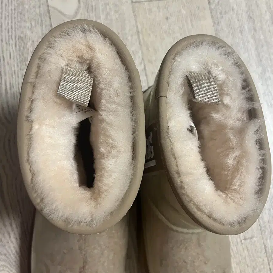 UGG 부츠