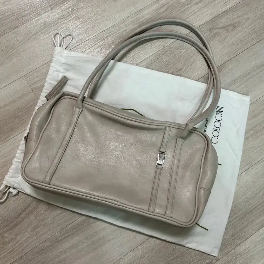 콜로신스 Baptiste Square Bag