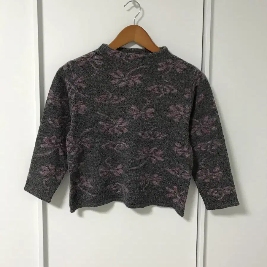 vintage flower pattern knit