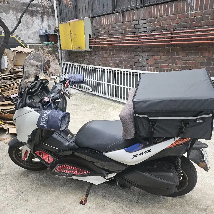 xmax300 21년식 87000km