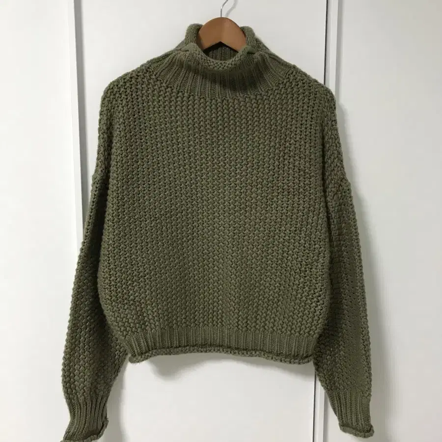 vintage khaki turtle neck knit