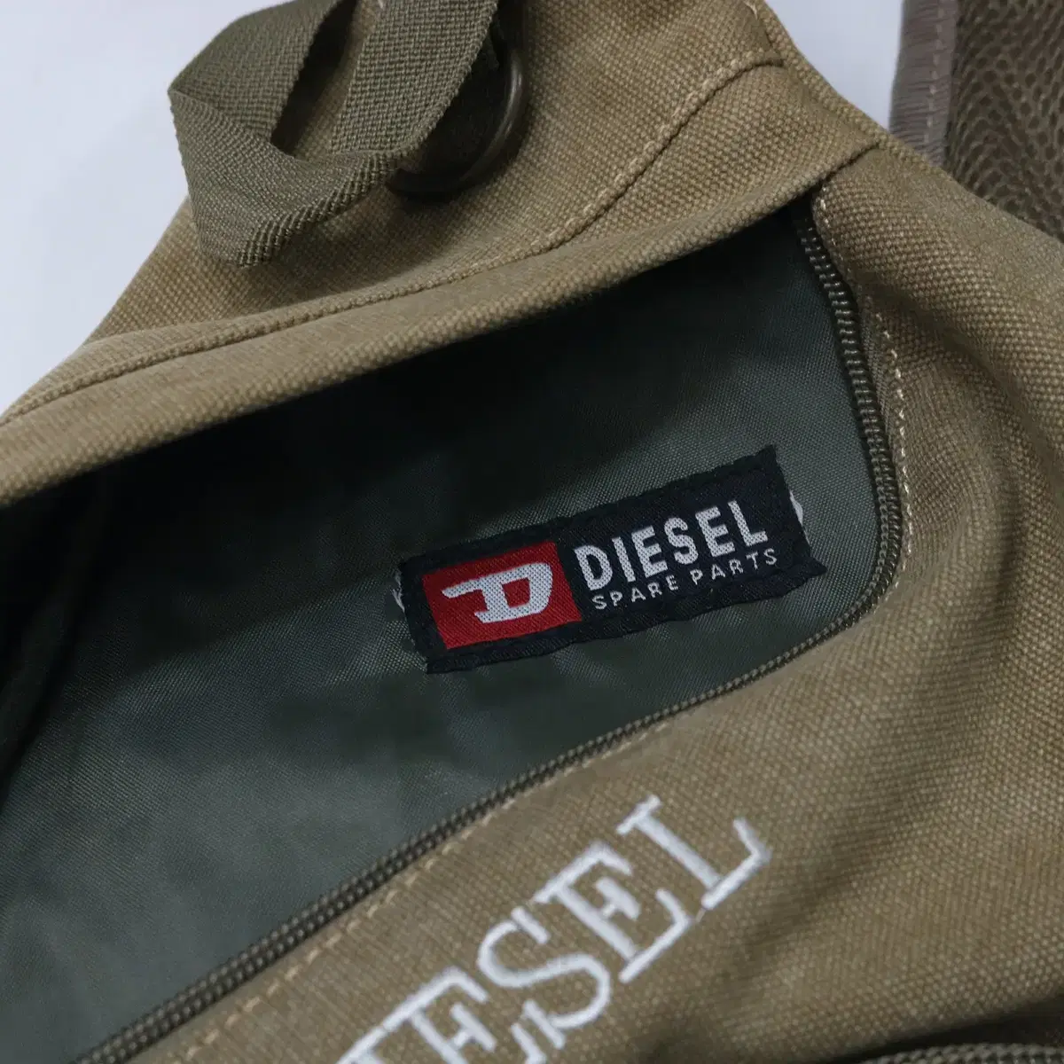 DIESEL 디젤 00s 밀리터리 슬링백