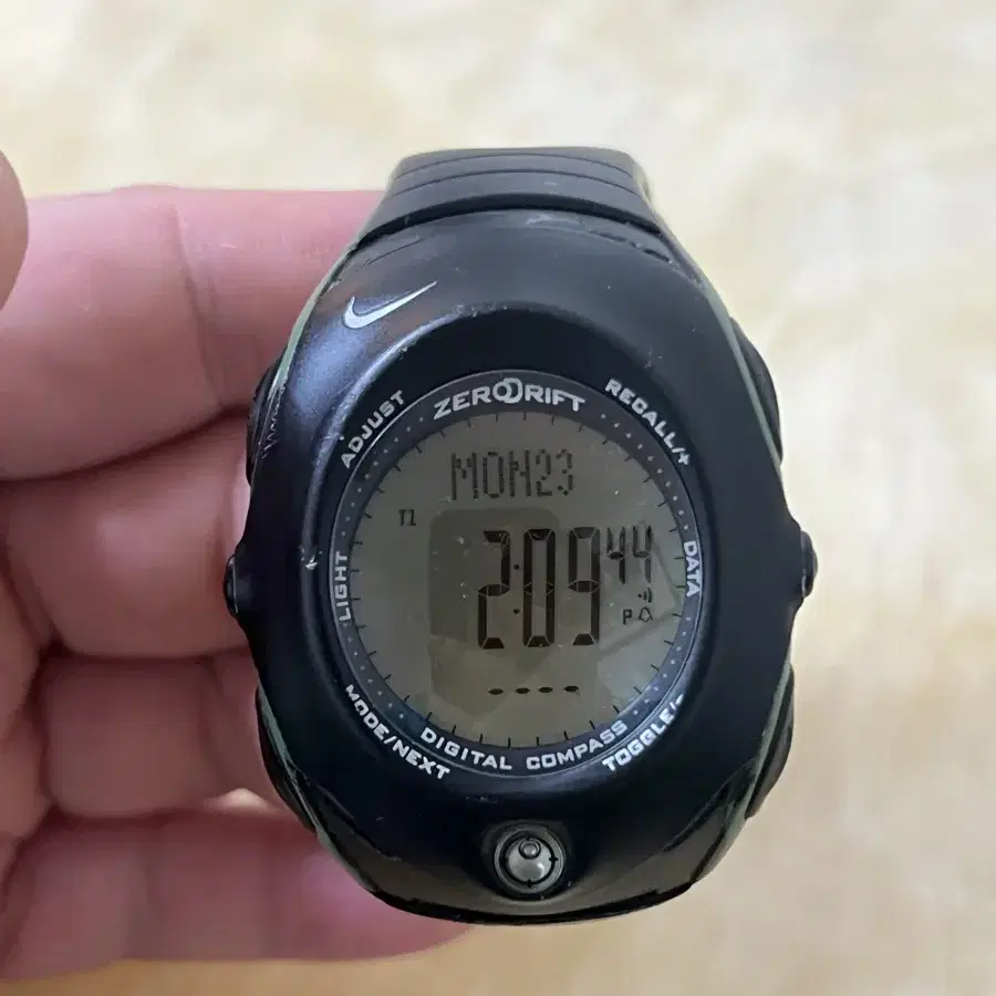 Nike acg zerolift digital watch