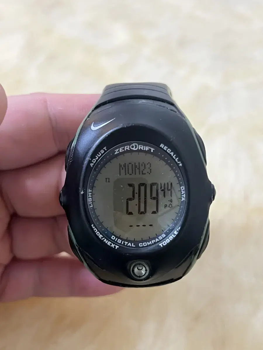 Nike acg zerolift digital watch