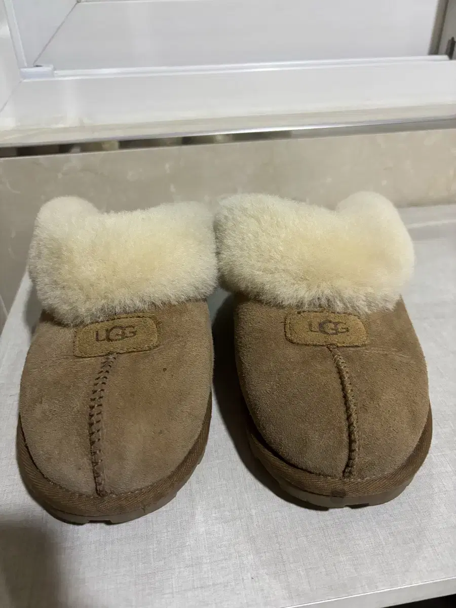 어그 UGG 코케트 팝니다.