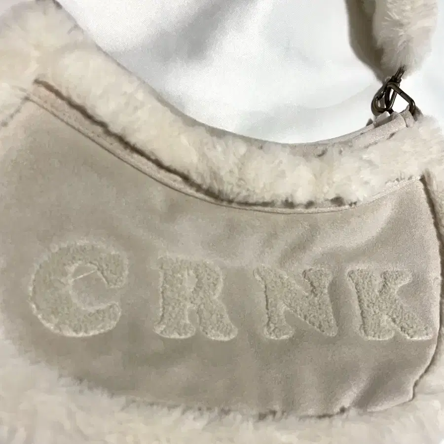 CRANK (크랭크) SUEDE ECO FUR SHOULDER BAG