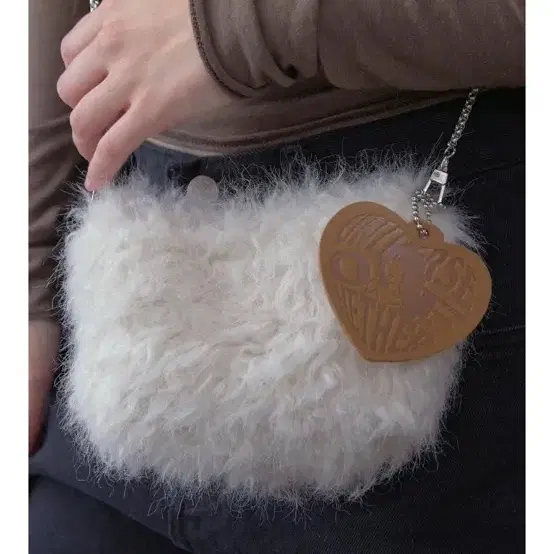 헤더먼트 curly fur bag (cream)