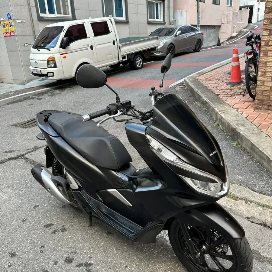 18년식 pcx125 오토바이 판매합니다