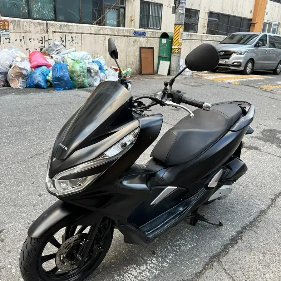 18년식 pcx125 오토바이 판매합니다