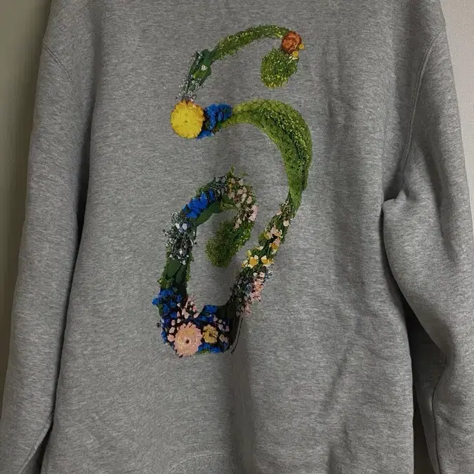 (XL)스투시 floral S crewneck 그레이