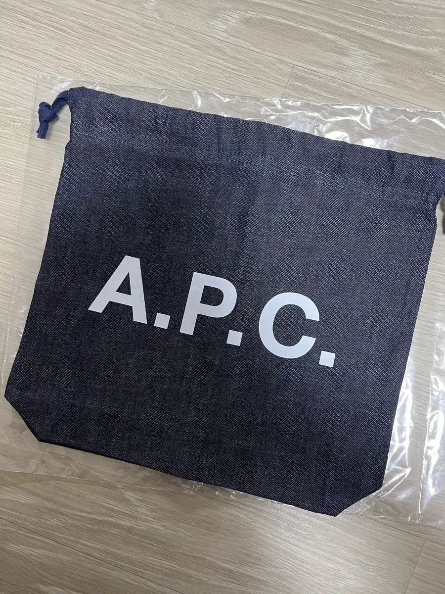 새제품) 아페쎄 데님 파우치 apc