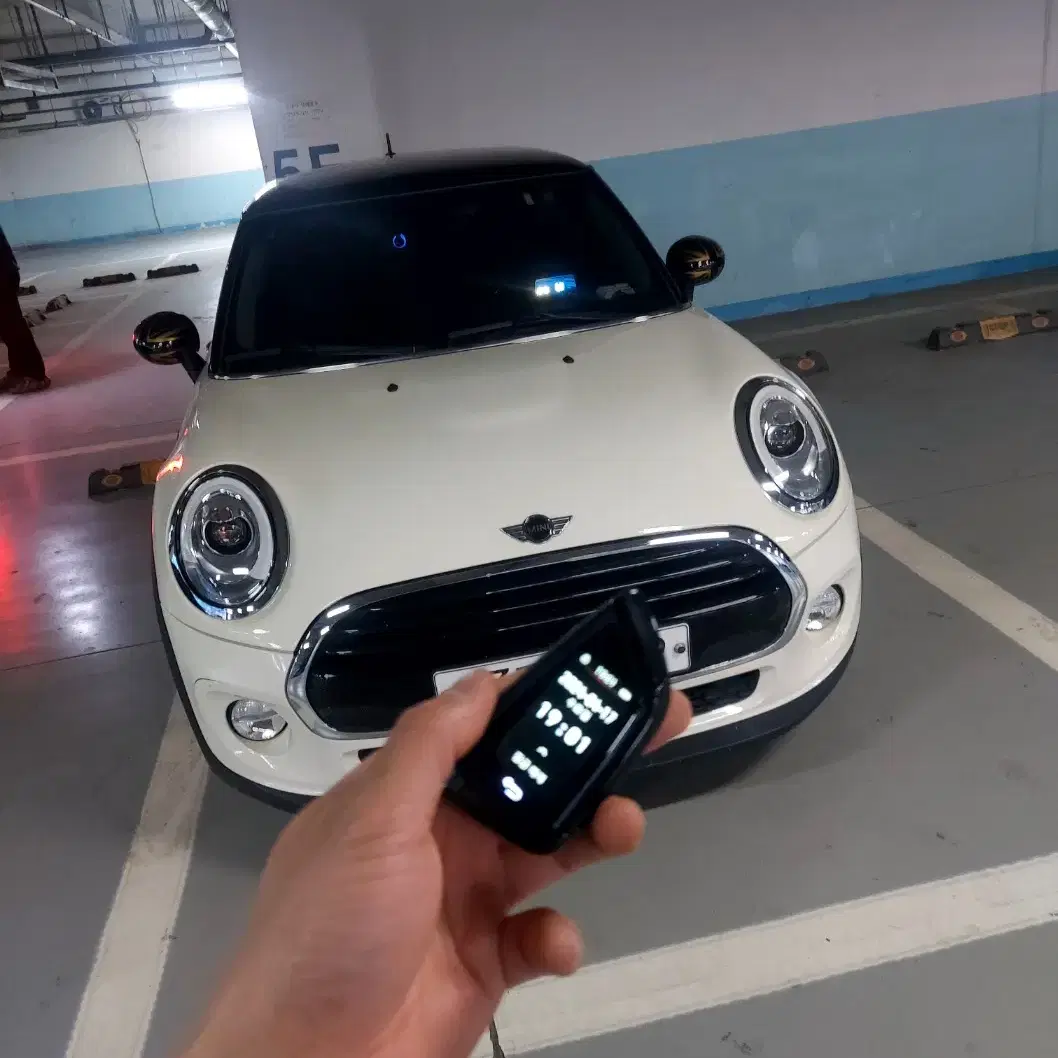 MINI 미니쿠페 최신형 BMW 타입 LCD 액정 디지털키로 이식 개조