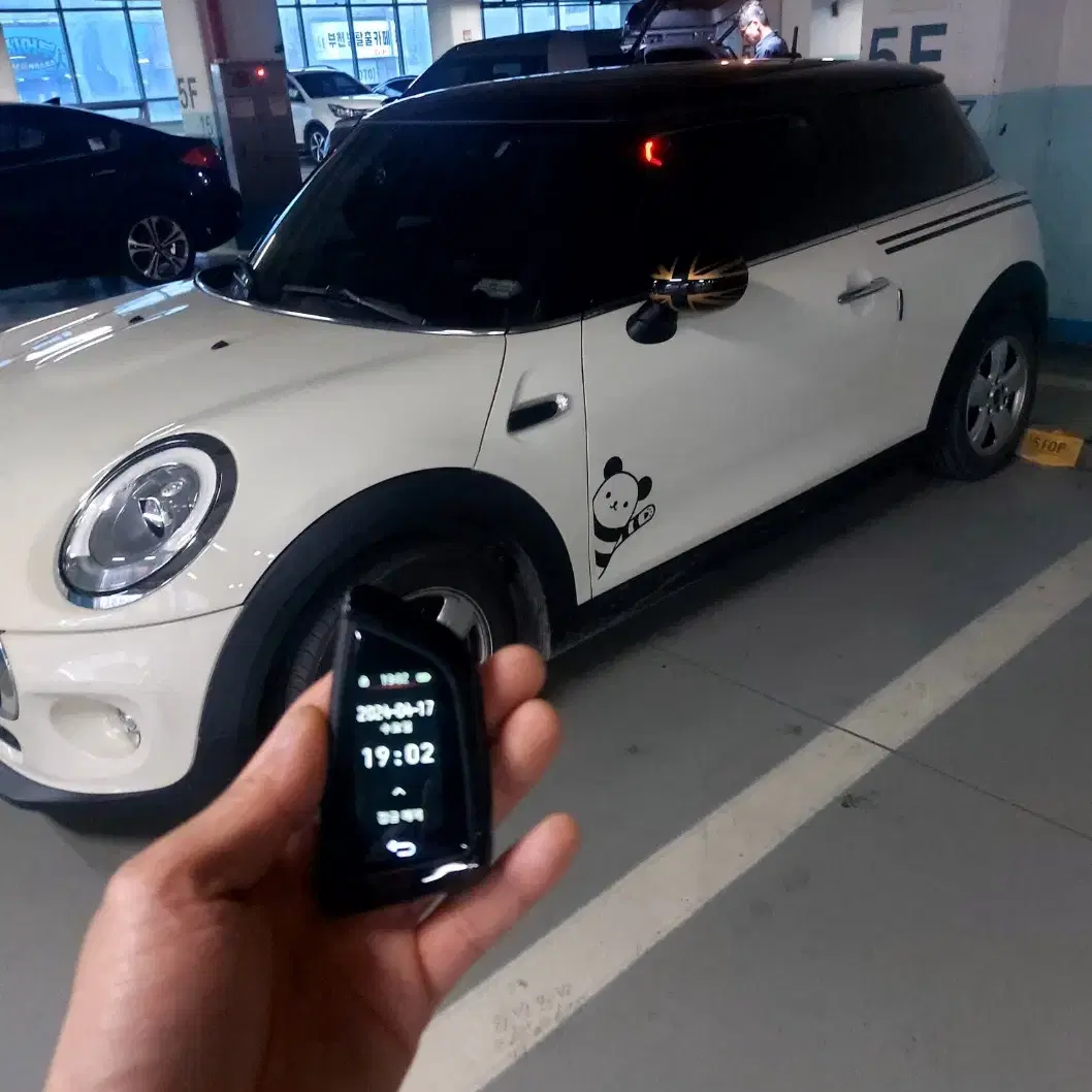 MINI 미니쿠페 최신형 BMW 타입 LCD 액정 디지털키로 이식 개조