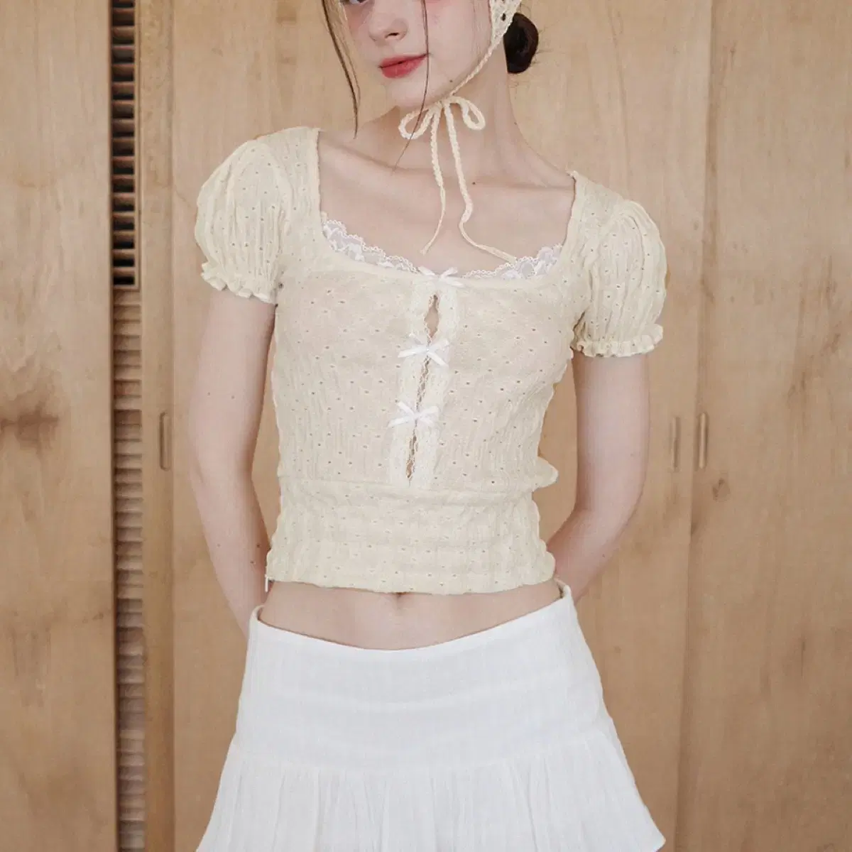 드라이로즈 리본 블라우스 버터색 Hole ribbon blouse