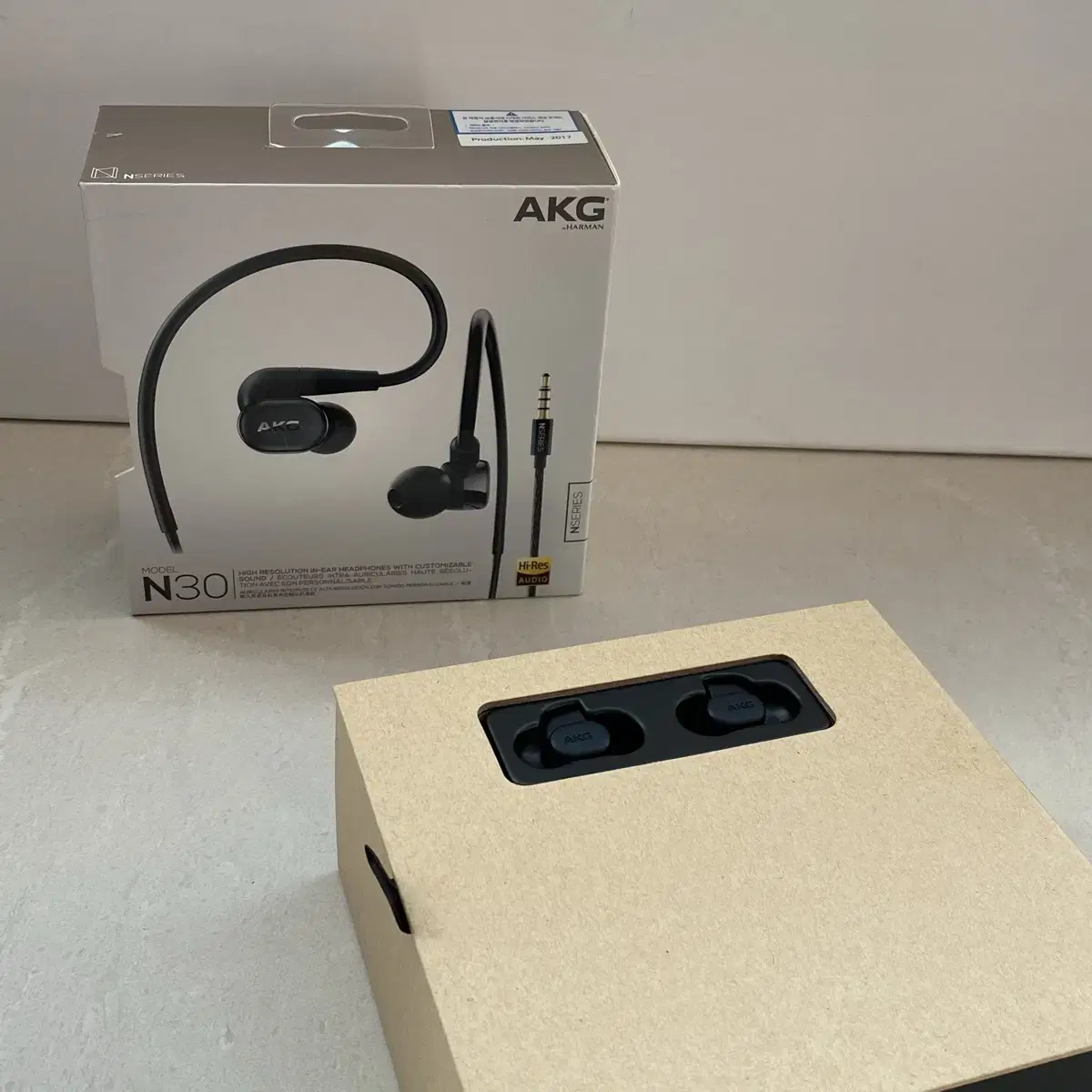 AKG N30 전문가용 이어폰 ( 1회 테스트 )