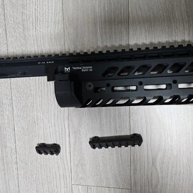 양수리 K1 M-lok 개량형 레일 팝니다