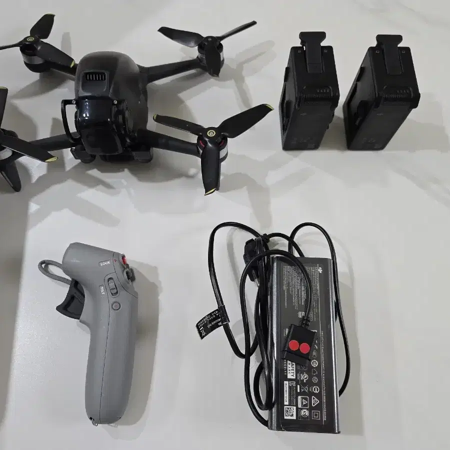 DJI FPV 드론 및 지원장비