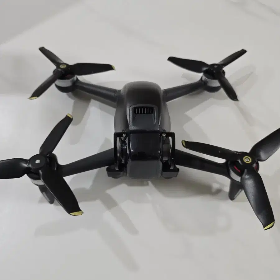 DJI FPV 드론 및 지원장비