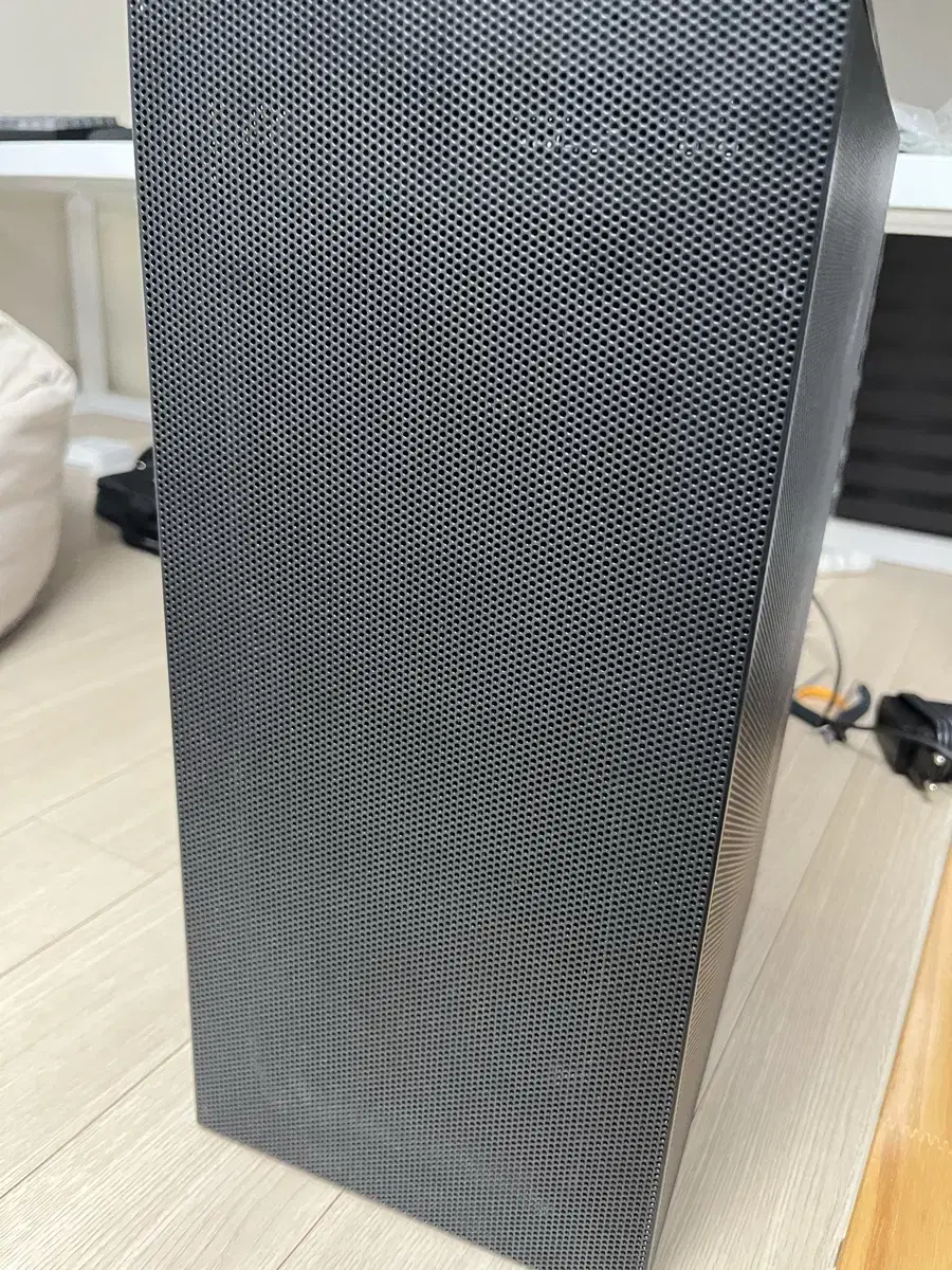 본체 5950x Z63 B550I 64GB 2TB 750W SFF