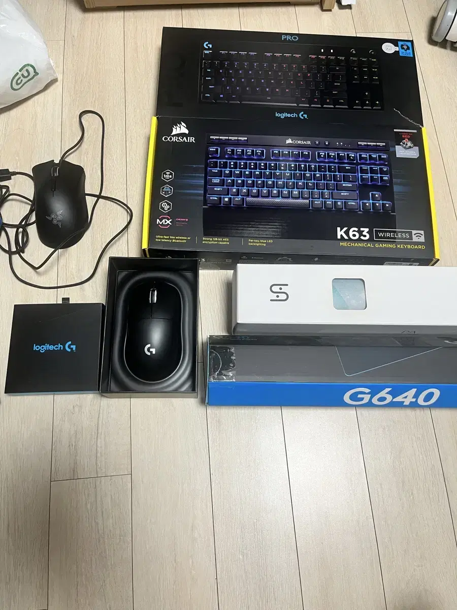 커세어 k63 키보드,로지텍 gpro x (옛날 버전) 청축