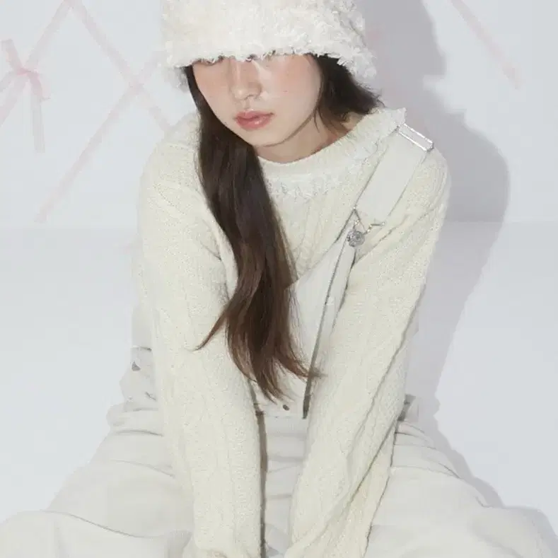 마가린 핑거스 Furry Bucket Hat (cream)