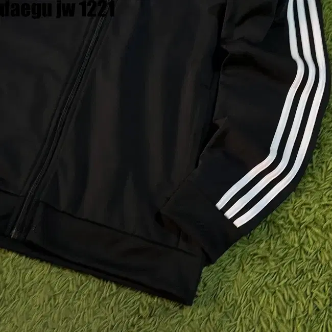 L ADIDAS ZIPUP 아디다스 집업