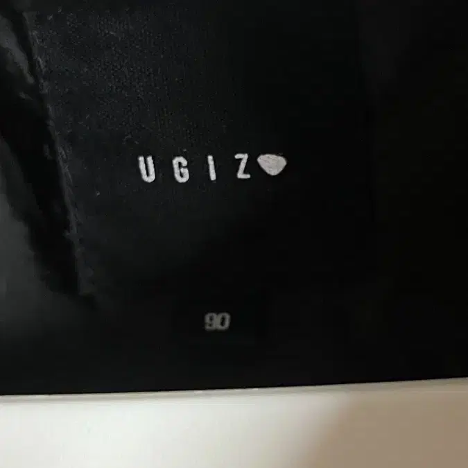 UGIZ 패딩 팝니다