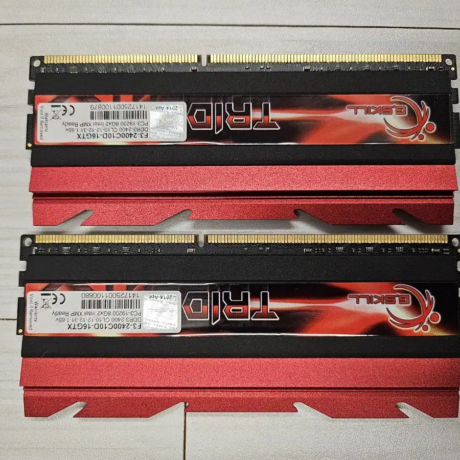 DDR3 2400 (PC3-19200) 8GBx2ea