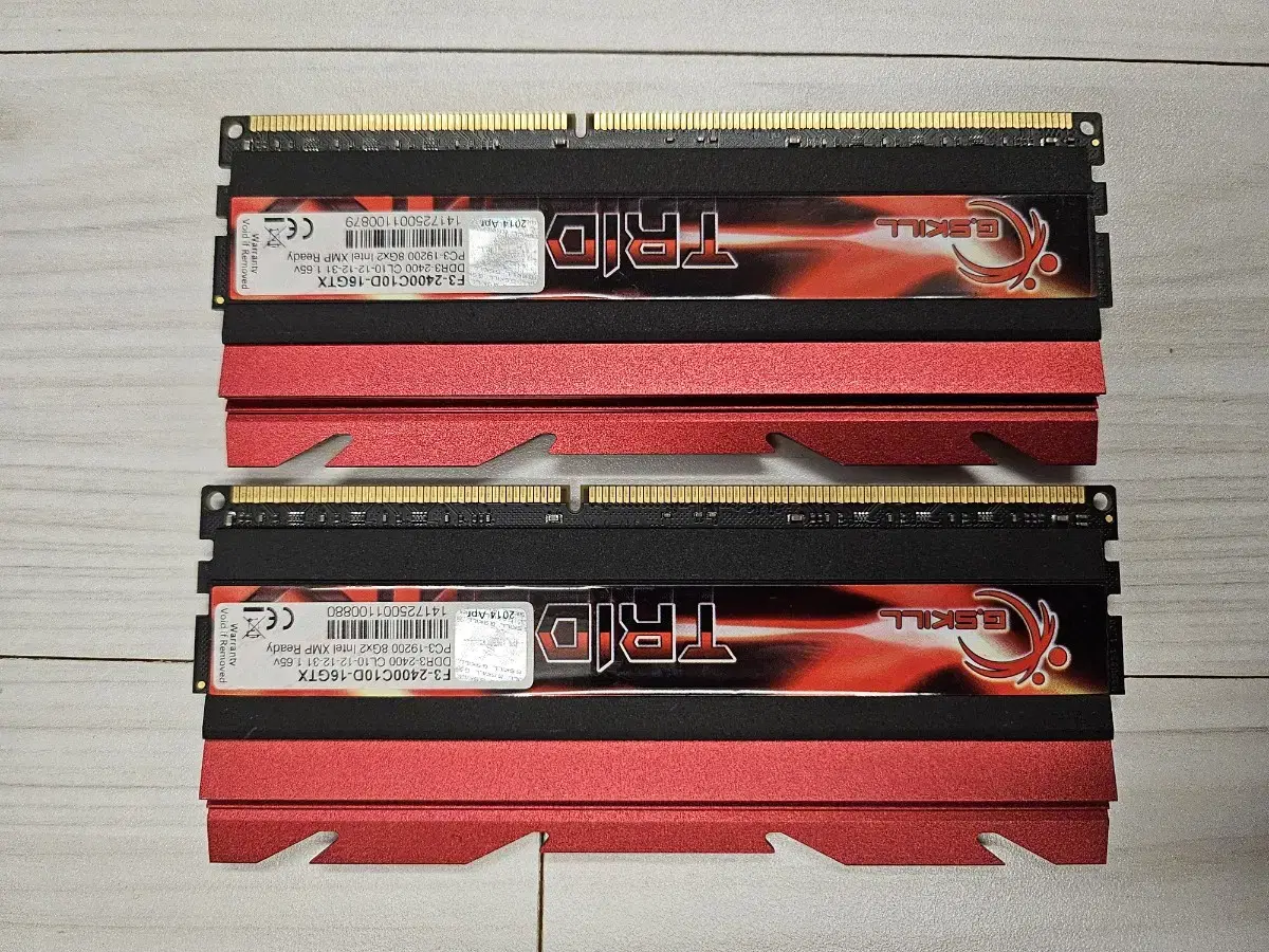 DDR3 2400 (PC3-19200) 8GBx2ea