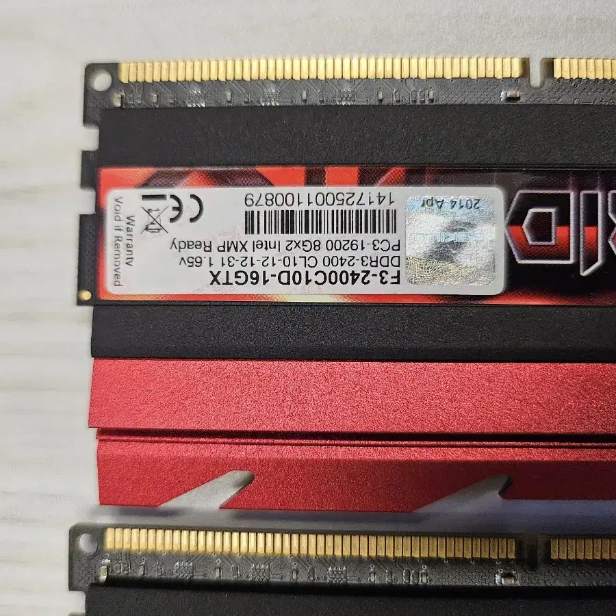 DDR3 2400 (PC3-19200) 8GBx2ea