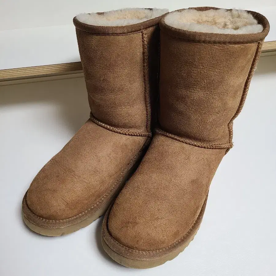 어그 UGG 정품 W5(220mm) 세탁완료