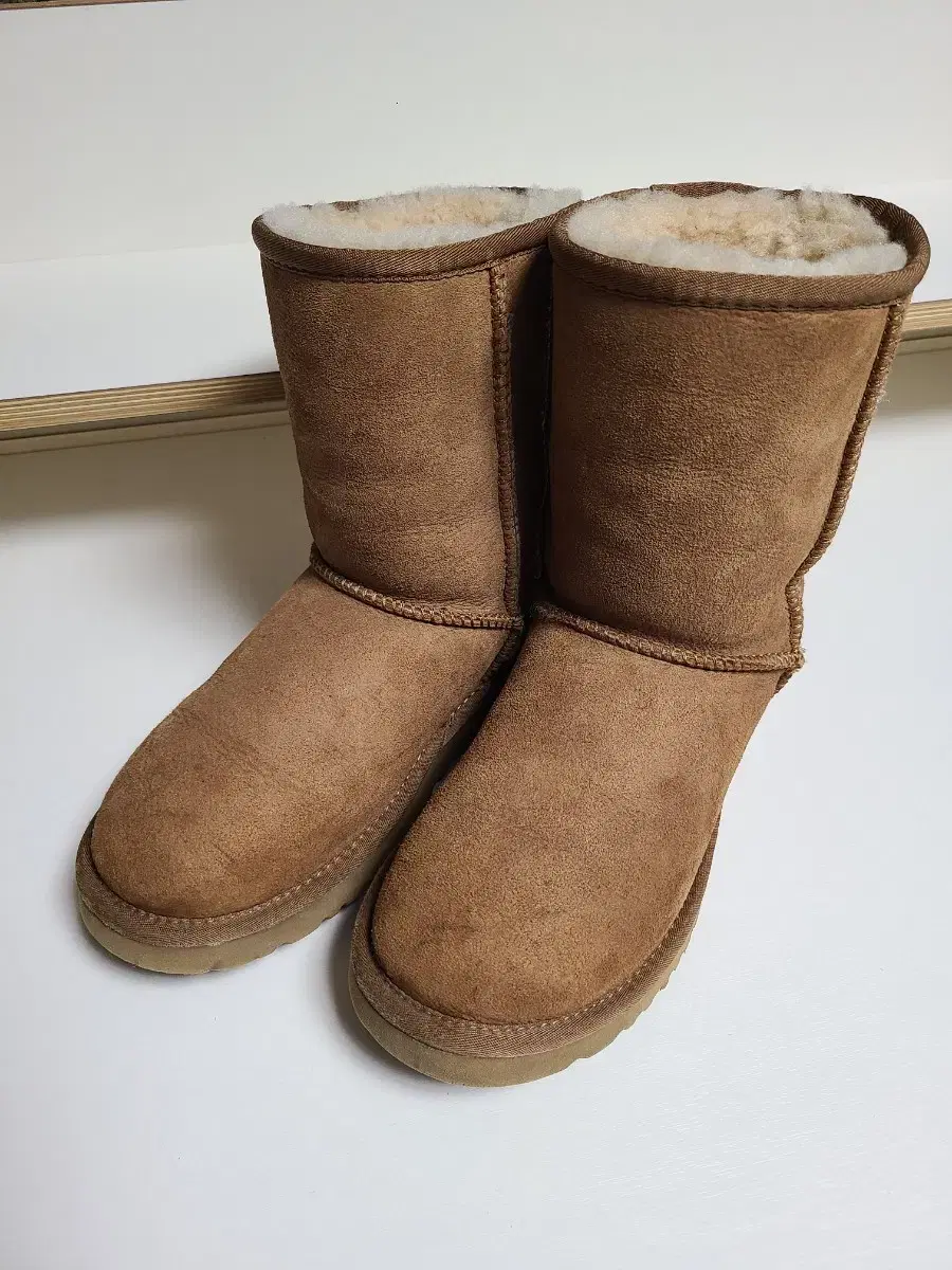 어그 UGG 정품 W5(220mm) 세탁완료