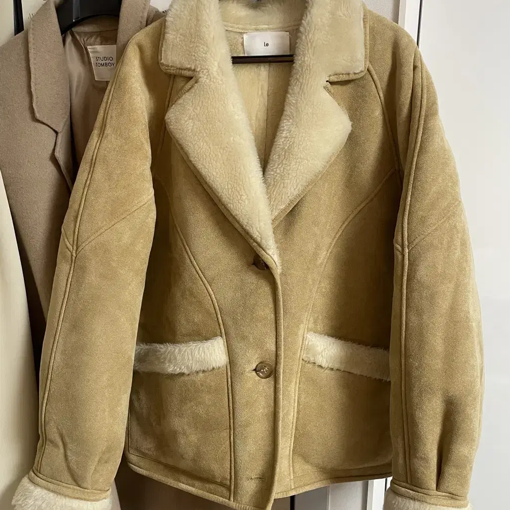 르 무스탕 베이지 le shearling collar mustang ja