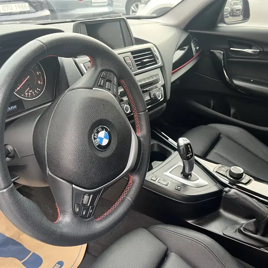 bmw f20 118d 17년식 스포츠 핸들 정품 팔아요