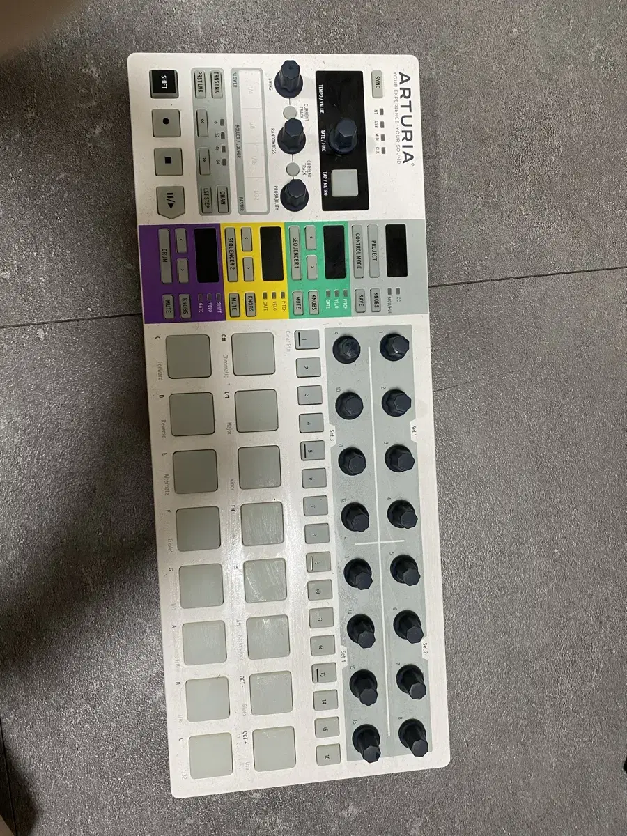 Arturia beatstep pro