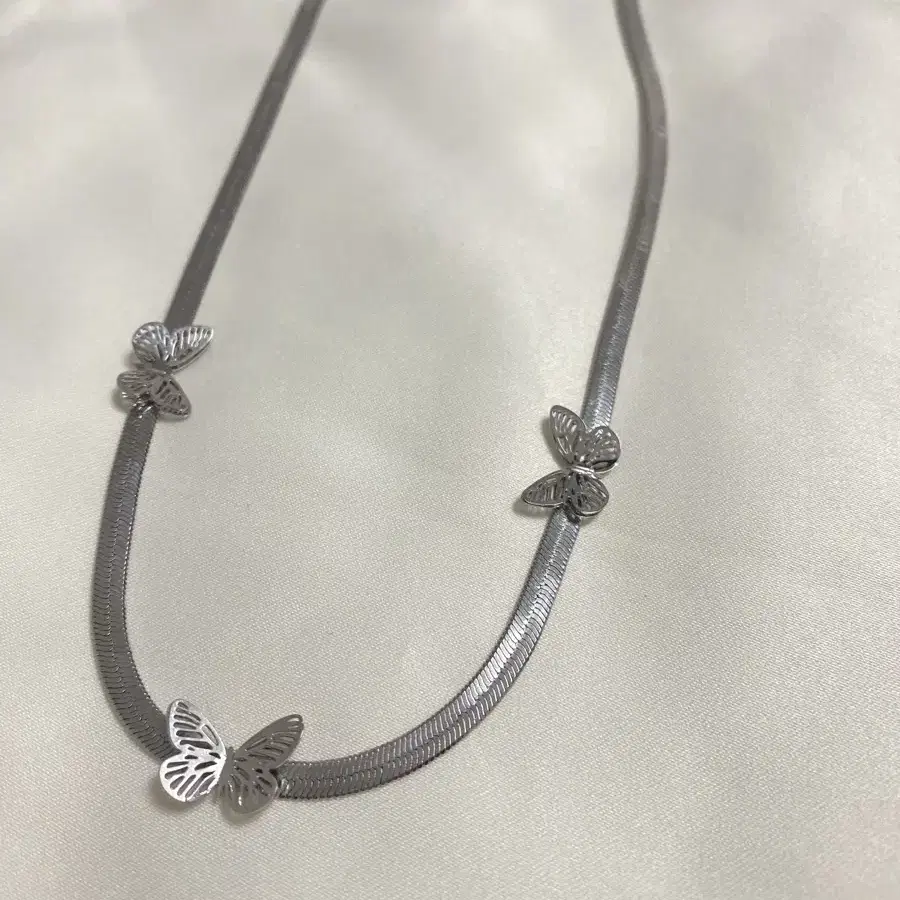 에브리벌스데이 butterfly snake necklace