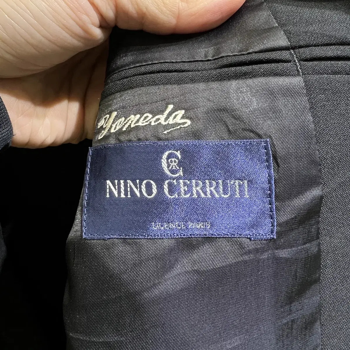 NINO CERRUTI 피크드 칼라 더블 자켓