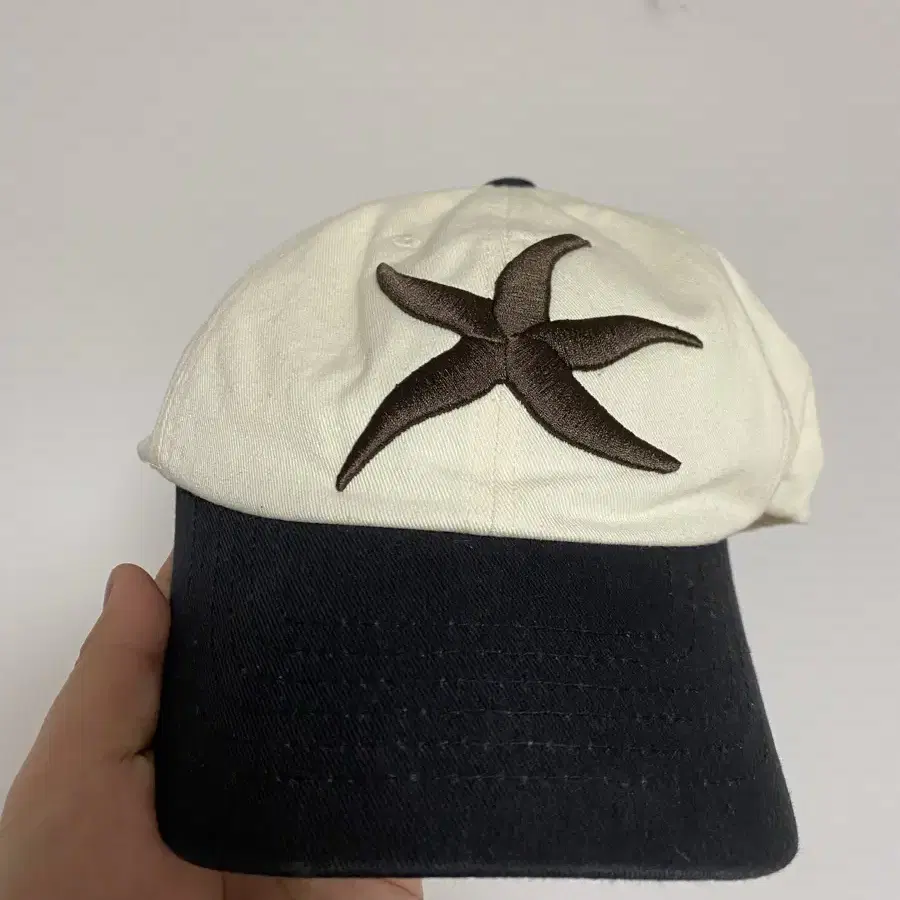 새상품 더콜디 TCM starfish classic cap 아이보리/블랙