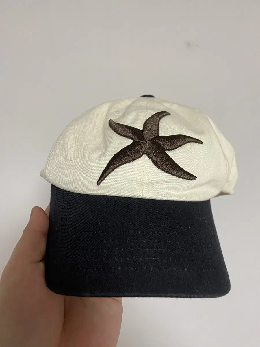 새상품 더콜디 TCM starfish classic cap 아이보리/블랙