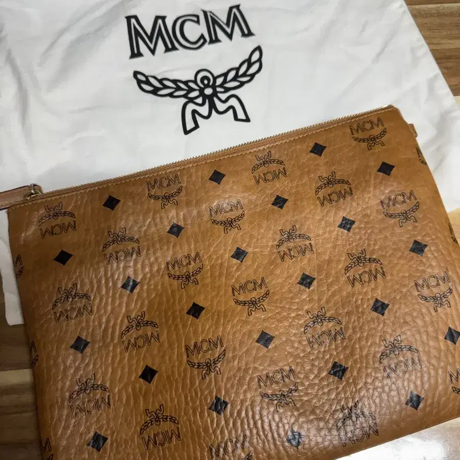 MCM 클러치