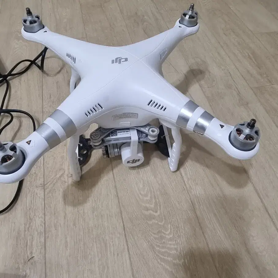 DJI 팬텀 3 어드벤스 드론