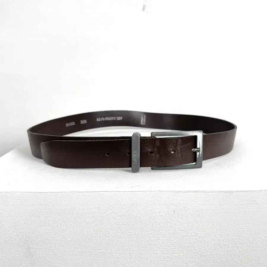 Levis Classic Leather Belt