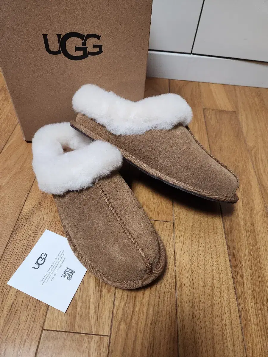 새상품! 어그 UGG 모래네 슬립온 슬리퍼 250mm 풀박스구성